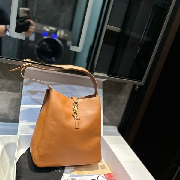 YSL LE 5 A 7