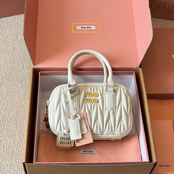 Miu Miu  Arcadie